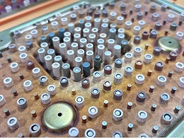 唯思特VC均溫板整列機：以精密物理邏輯，實現多規格銅柱與粉環的高可靠性排列